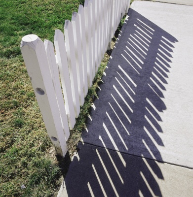 white_picket_fence_shadow_400